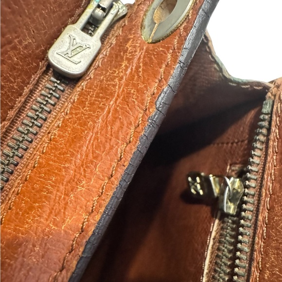 Louis Vuitton Enghien Crossbody - Picture 7 of 10